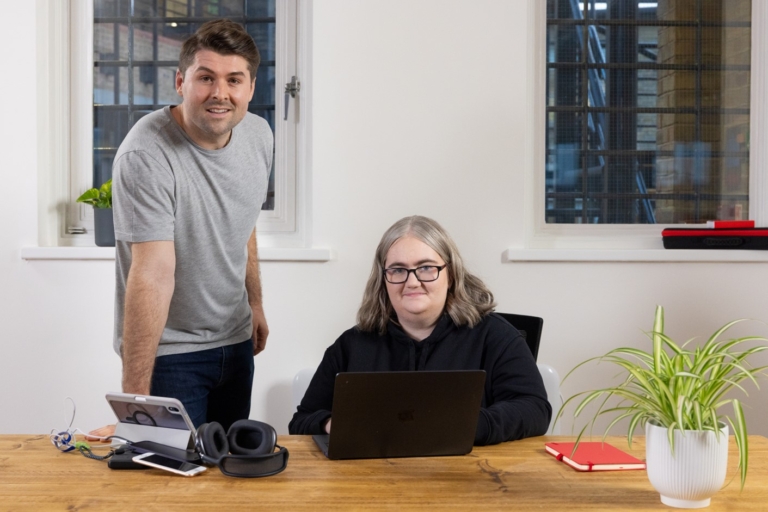 Vodafone Business partnered with renowned Ethical Hacker and Manchester Metropolitan University Lecturer Katie Paxton-Fear and Entrepreneur Chris Donnelly to demonstrate how cybercriminals are using AI to create sophisticated phishing attacks against businesses.